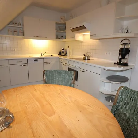 Am Boddenweg - Windsbraut * Born